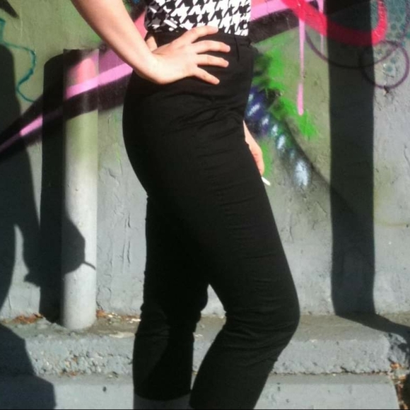 Amy Winehouse for Fred Perry black Capri size 6 - Picture 2 of 3